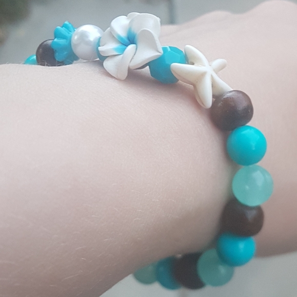 🌴 Luminous Hawaiian Treasures Bracelet Set - Picture 9 of 15